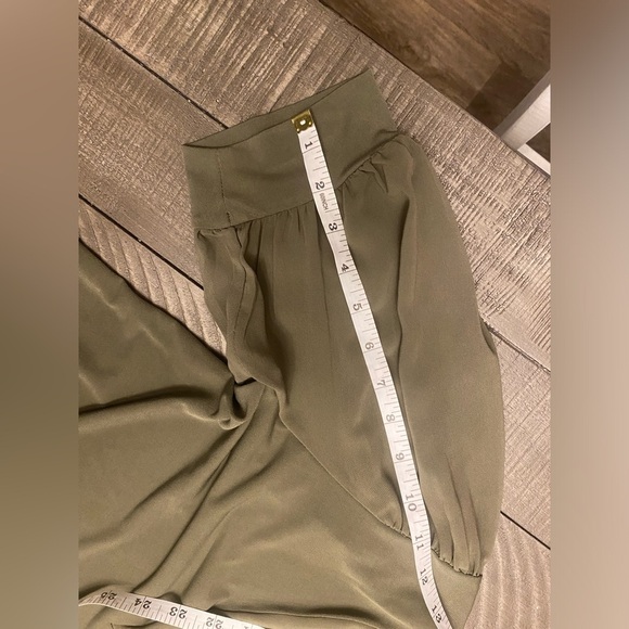 Calvin Klein green v neck blouse with puff sleeves NWOT - Picture 11 of 11